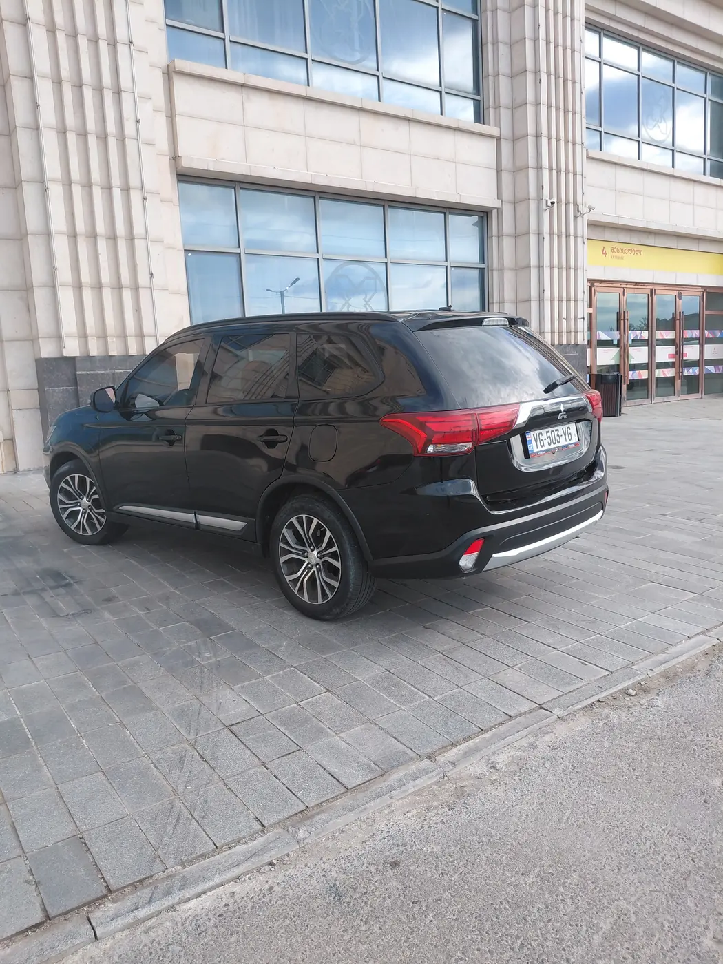 Mitsubishi Outlander