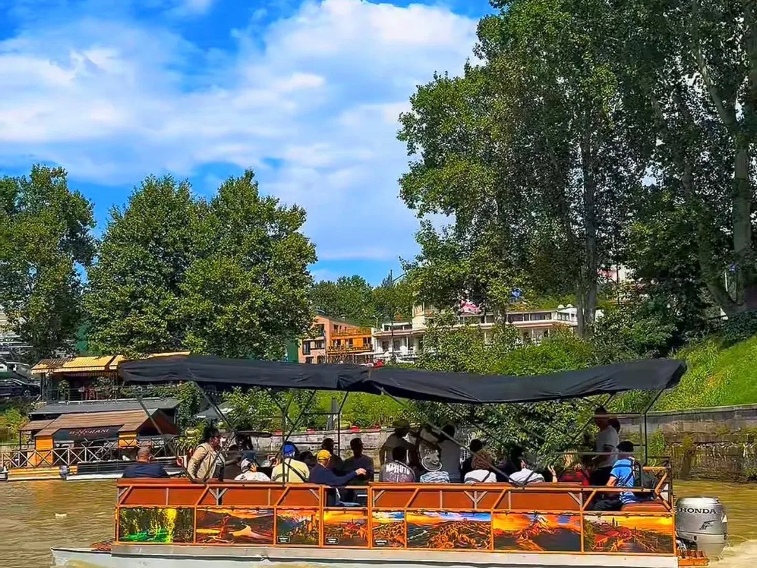 Guests on the Boss Tours boat on the Kura river